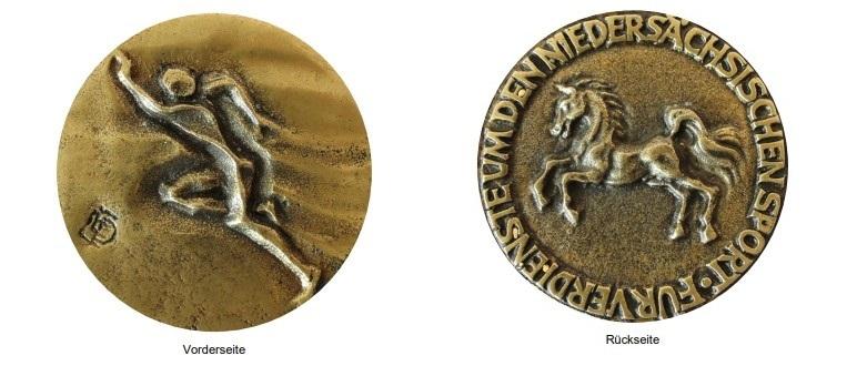 Medaille mit Relief eines L&auml;ufers auf der Vorderseite und einem Pferd auf der R&uuml;ckseite, umgeben von Schriftzug.